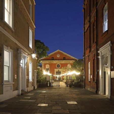 The Z Hotel Covent Garden Лондон Екстериор снимка