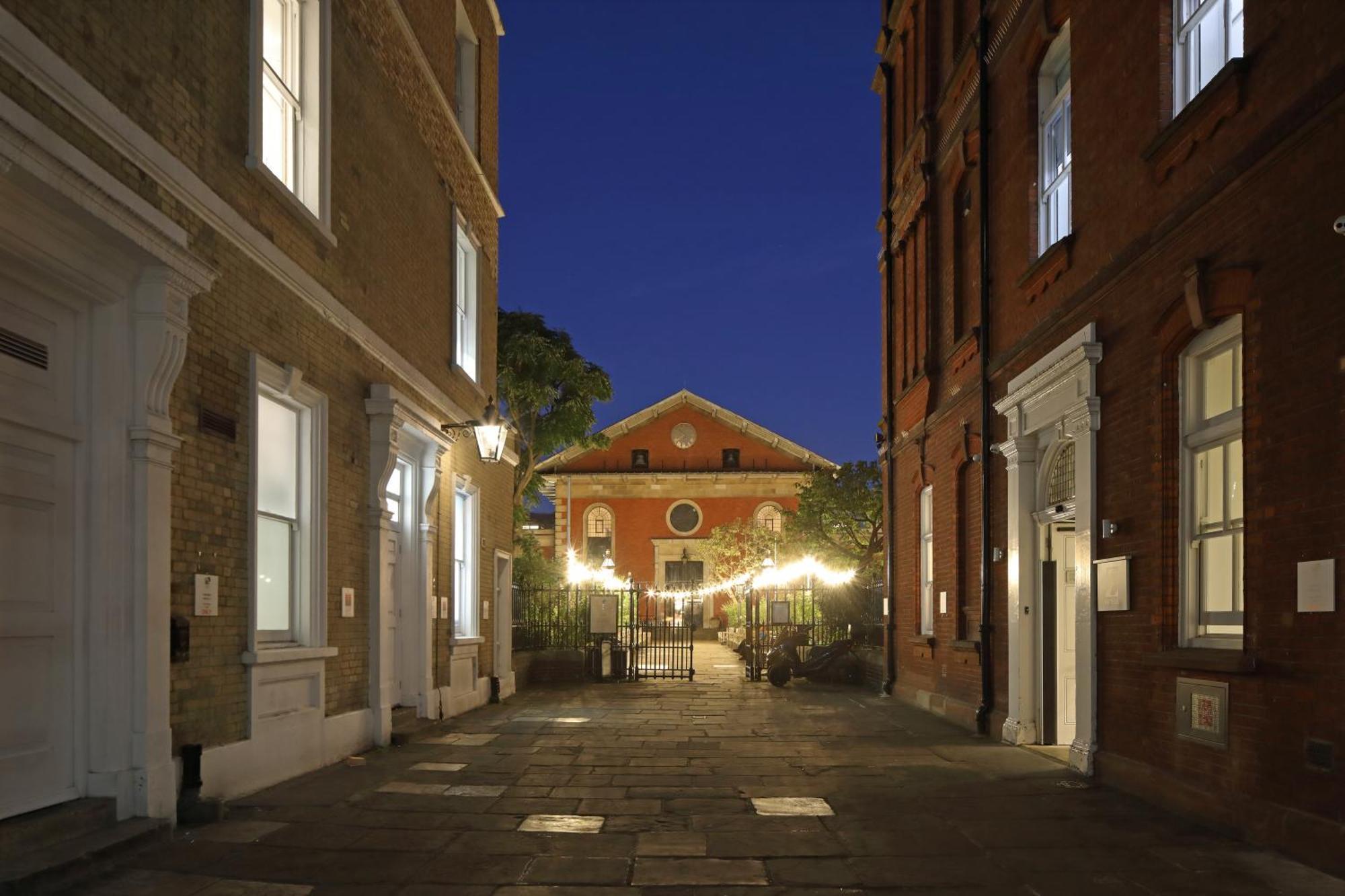 The Z Hotel Covent Garden Лондон Екстериор снимка